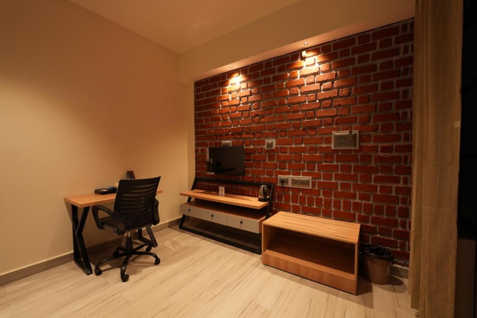 ホテル Aura Crimson Vistas コダイカナル 部屋 写真